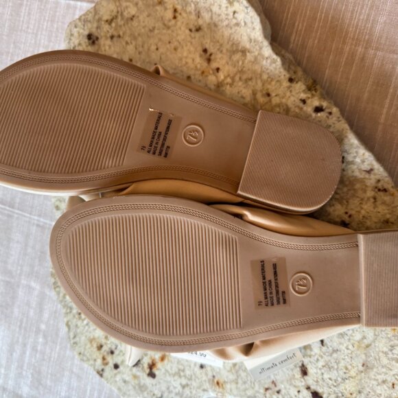 NWT Tan Top-Knot MUST Have Flip Flop Flats Sz. 7.5 - Picture 4 of 4